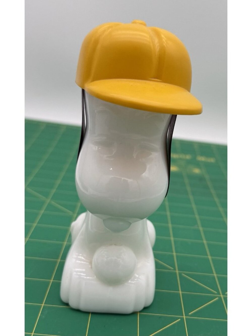 1969 Vtg Snoopy Milk Glass Avon Aftershave Bottle 6" Baseball Cap Empty